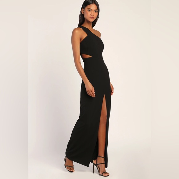 Lulus Dresses & Skirts - Lulus single shoulder, cut out maxi dress with a front slit